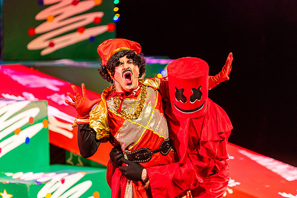 Robin Hood Theatre At The Mill Yellow Jumper